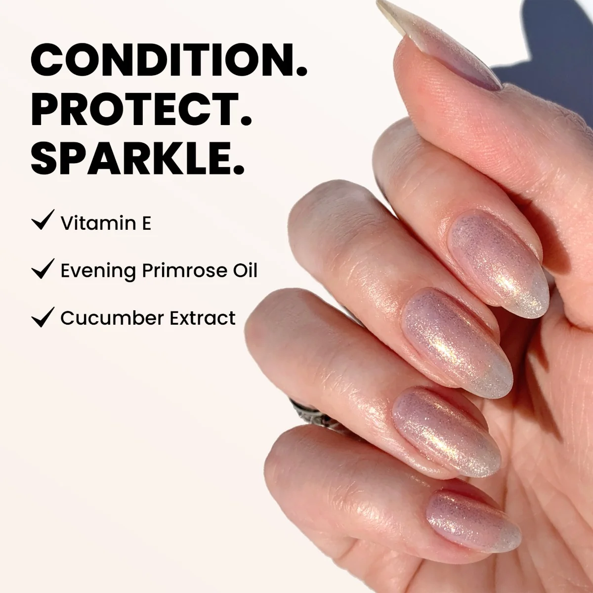Londontown kur Shimmering Nail Highlighter Sunkissed lak a péče na nehty 12 ml