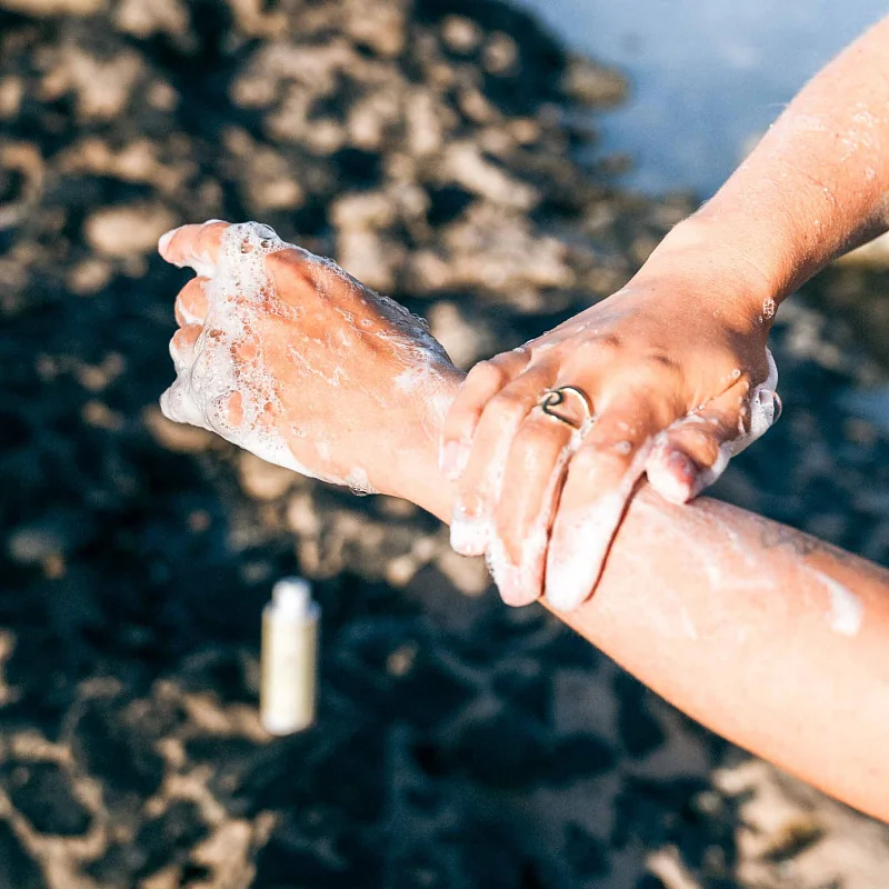 Suntribe Přírodní jemný sprchový gel s výtažky z broskví 200 ml