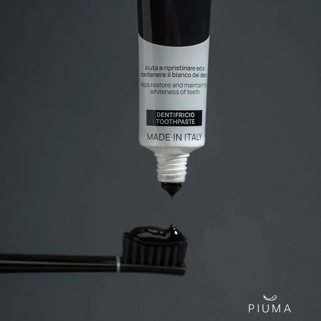 Piuma Přírodní zubní pasta s aktivním uhlím 75 ml