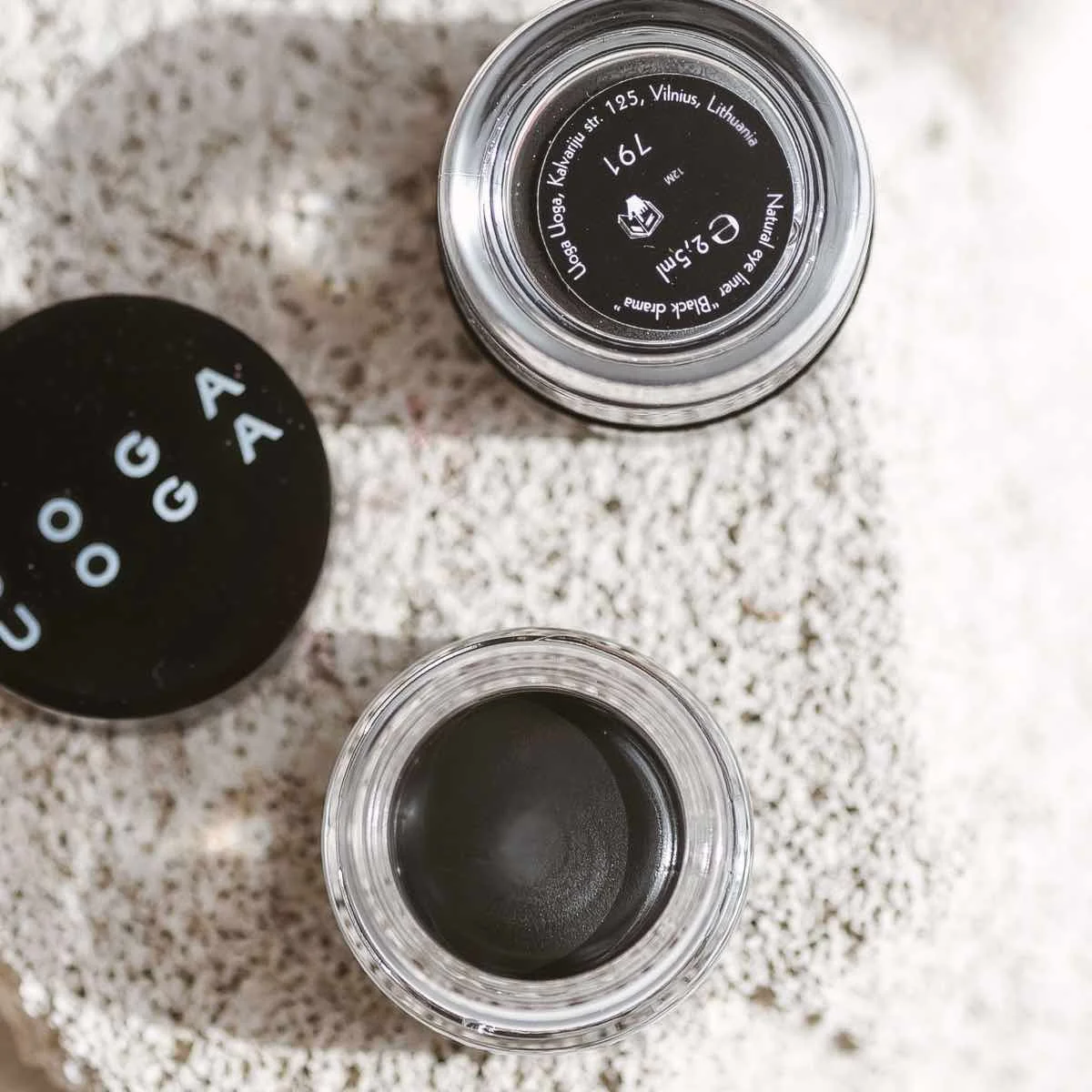 Uoga Uoga Krémové oční linky Black Drama 2,5 ml