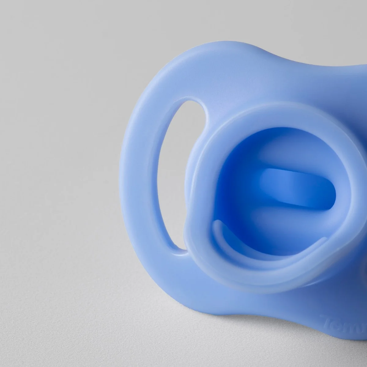 Tommee Tippee Silikonový dudlík Ultra Light 6-18m 2 ks více barevných variant
