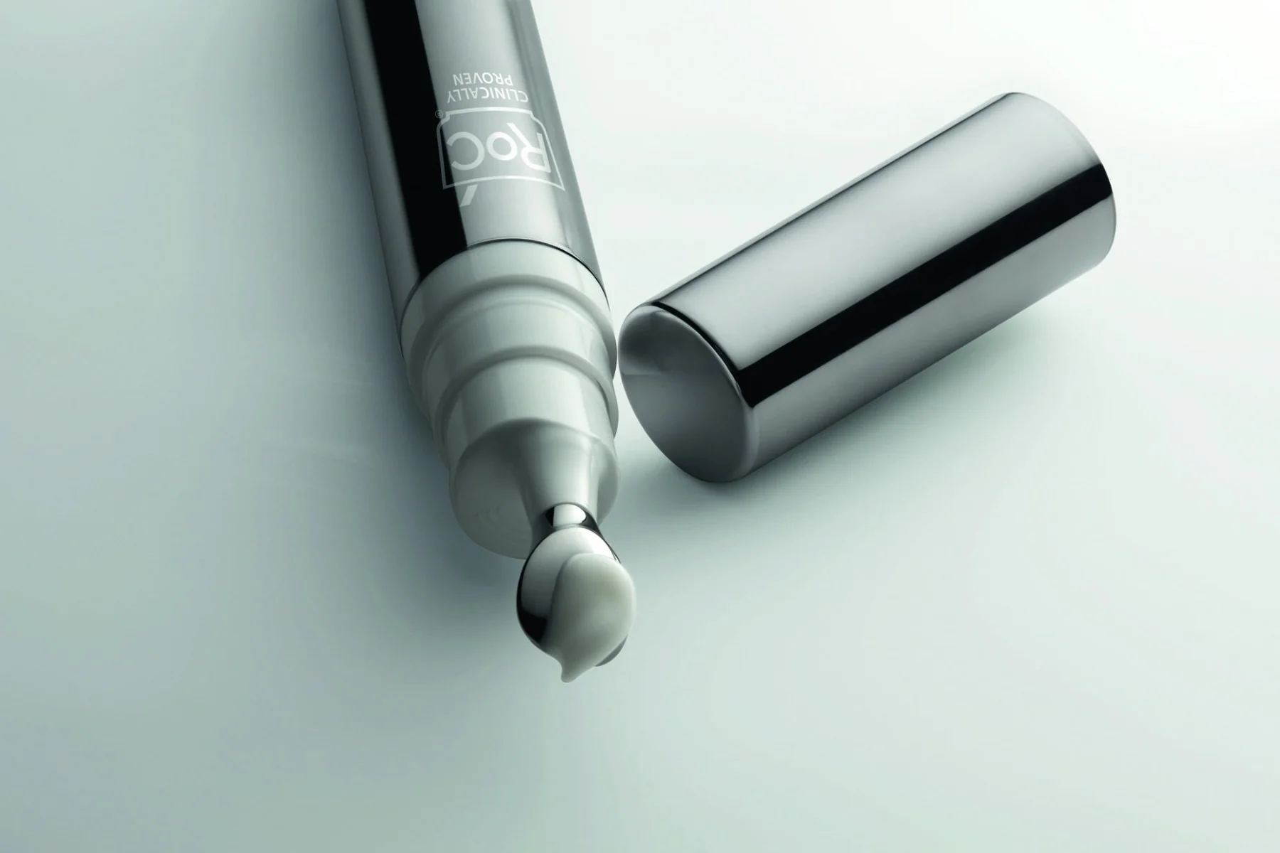 RoC Derm Correxion oční krém proti tmavým kruhům 15 ml