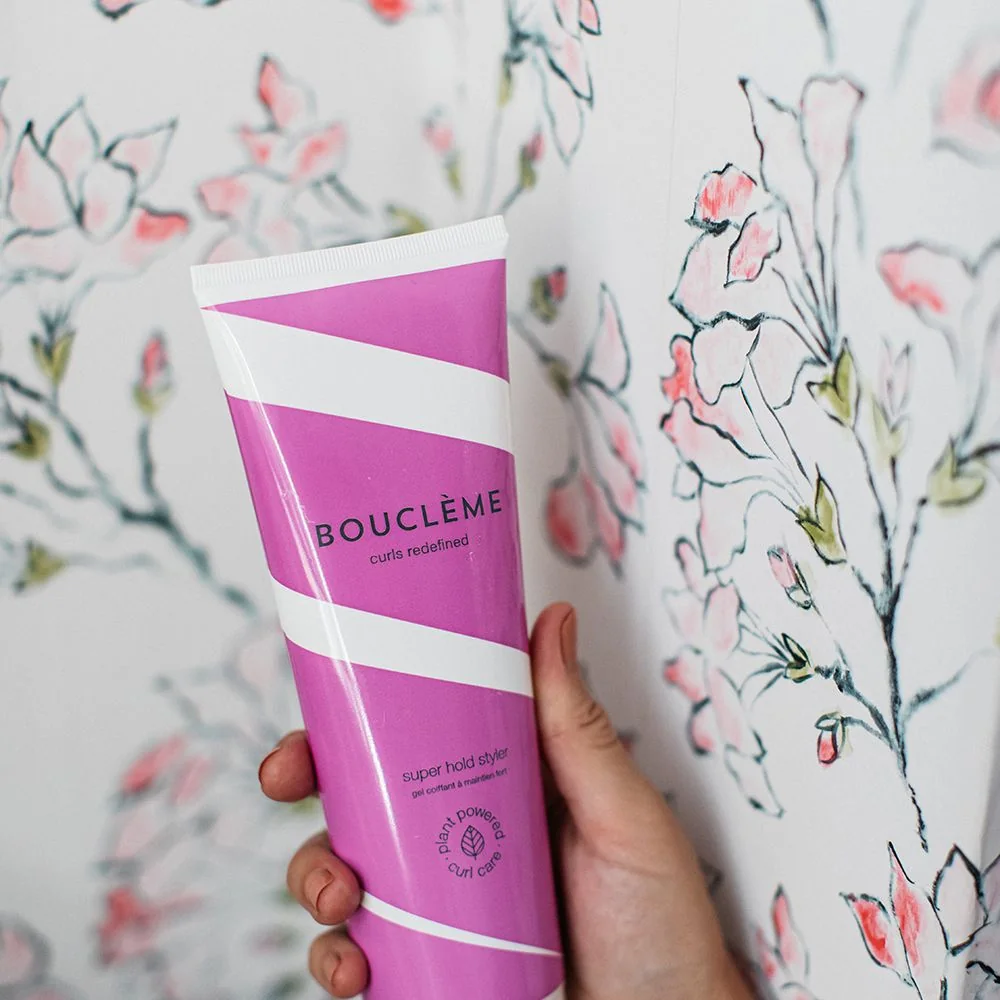 Boucléme Super Hold Styler stylingový gel na kudrnaté vlasy 250 ml