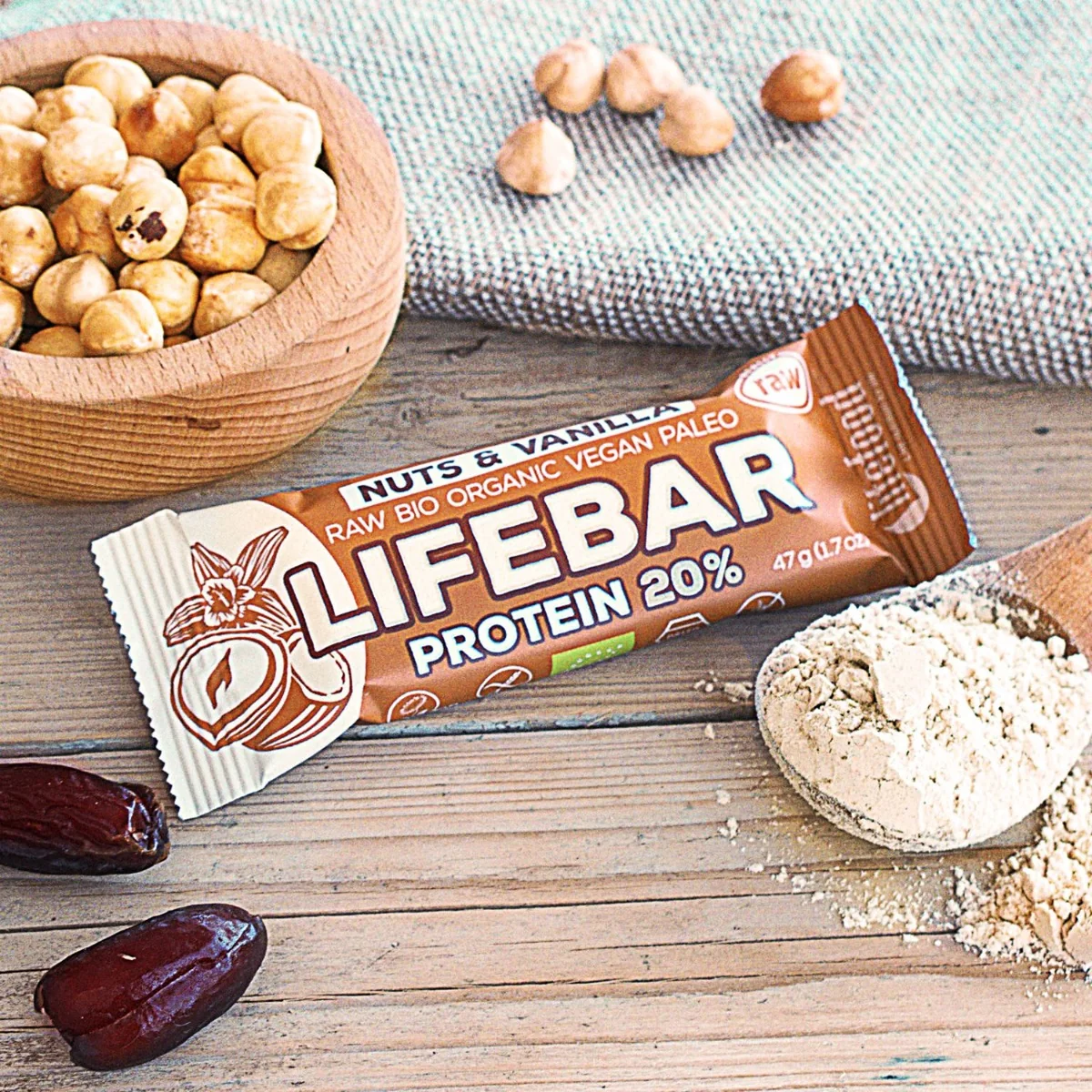 LifeFood Lifebar Protein tyčinka Nuts&Vanilla BIO 47 g