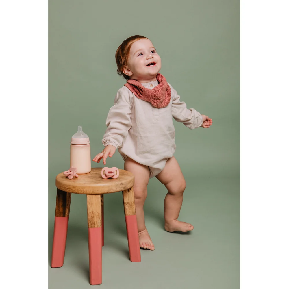 Suavinex Colour Essence Fyziologický dudlík 6–18m 1 ks růžový