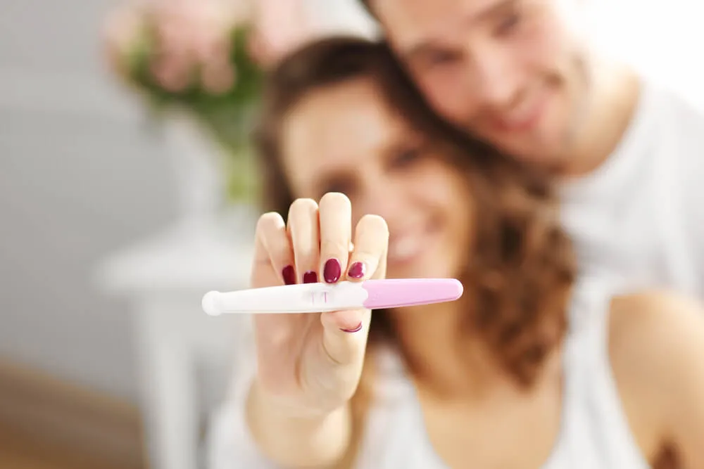 Těhotenský test je nejlepší provést s první ranní močí.