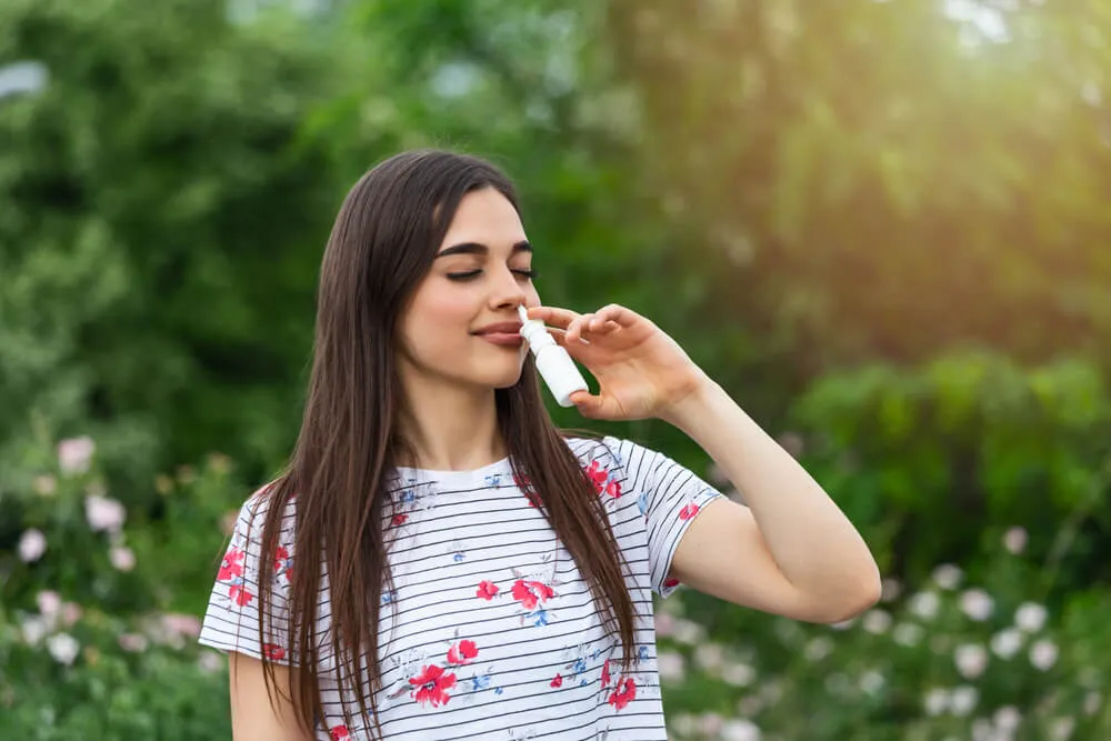 Léky na pylovou alergii je vhodné nasadit alespoň 14 dní před očekávaným nástupem daného alergenu.