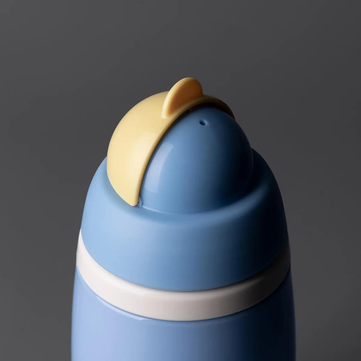 Tommee Tippee Hrneček s brčkem Active 12m+ 266 ml modrý