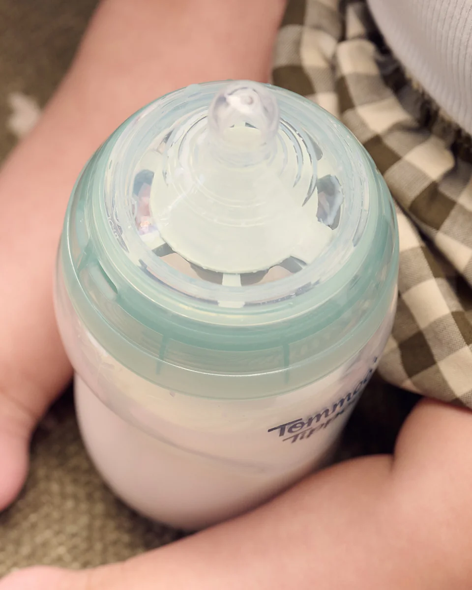 Tommee Tippee Advanced Anti-Colic Savička na lahev extra pomalý průtok 0m+ 2 ks