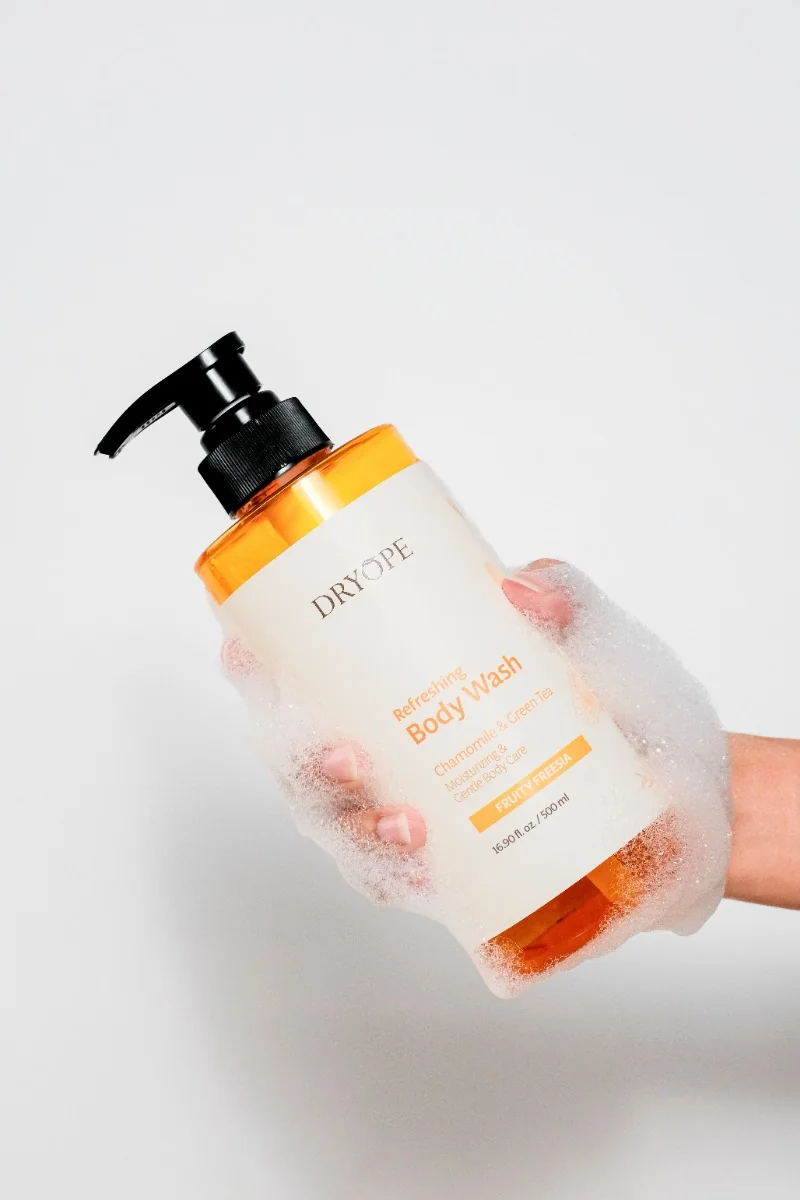 DRYOPE Fruity Freesia osvěžující body wash 500 ml