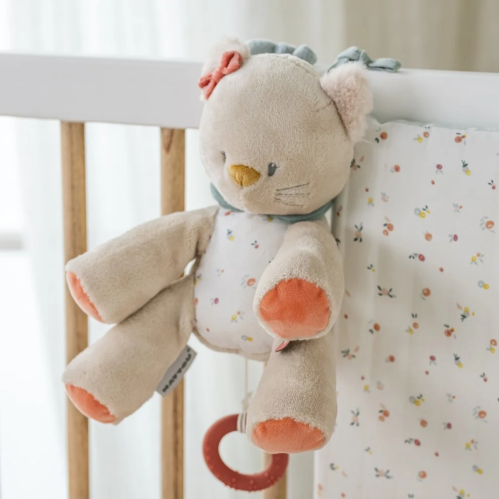 Nattou Kočička plyšová hudební Lana 30 cm Mila, Zoe & Lana