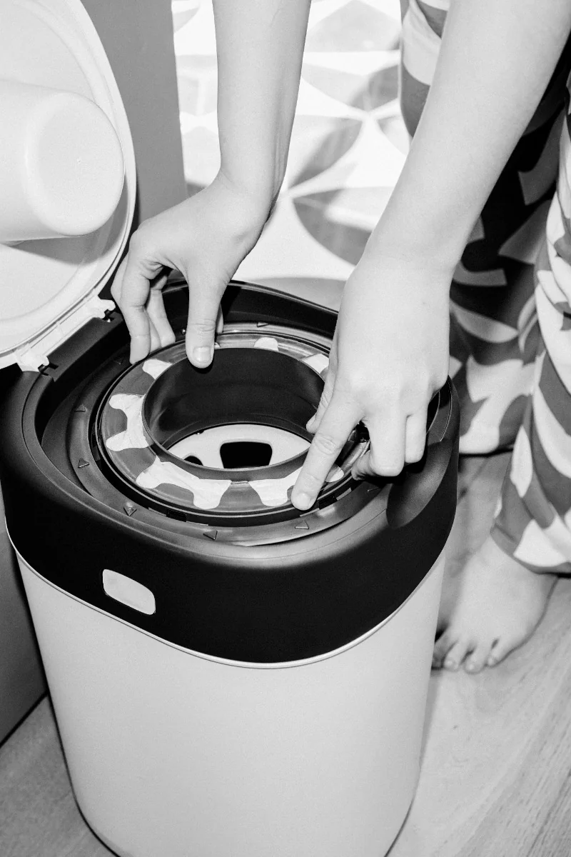 Tommee Tippee Koš na pleny Twist&Click 1 ks bílý