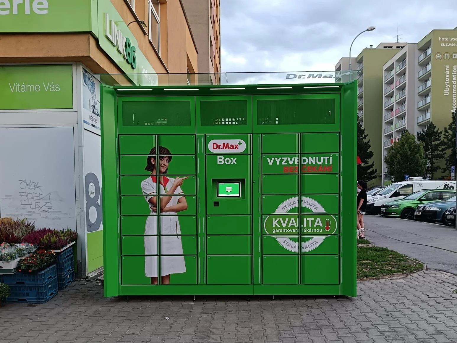 Dr. Max Box Praha, Hartigova