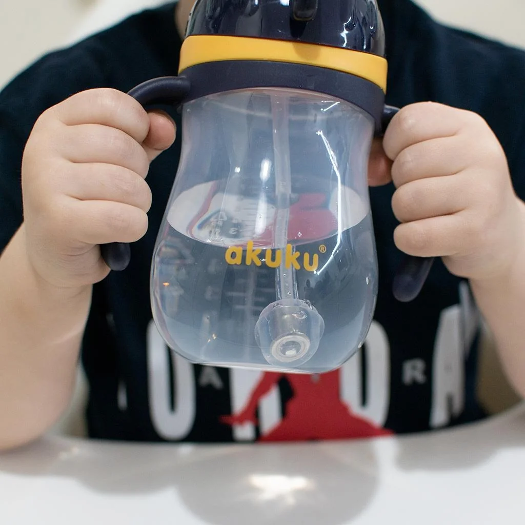 Akuku láhev s brčkem a závažím - navy/žlutý, 280 ml