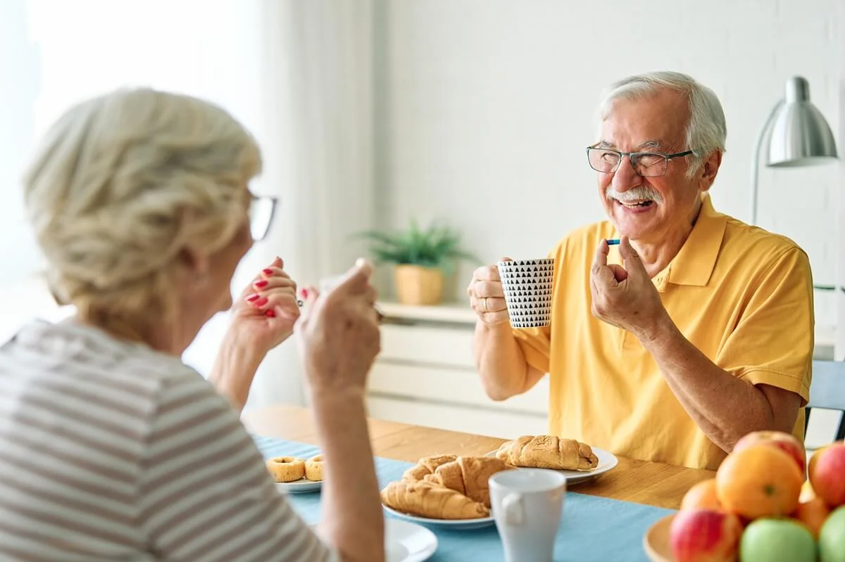 Senior a s doplňkem stravy – vitamínem B.