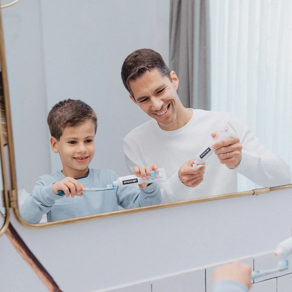 Suavinex Junior Dětský kartáček na zoubky 1 ks modrý