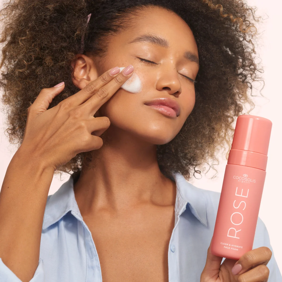 COCOSOLIS Rose čisticí pleťová pěna s hydratačním účinkem 150 ml