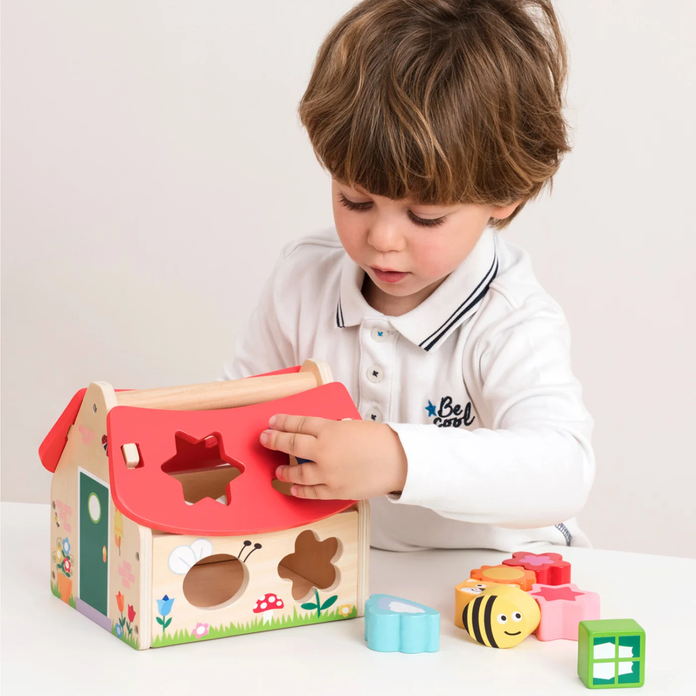 New Classic Toys Domeček - vkládání tvarů