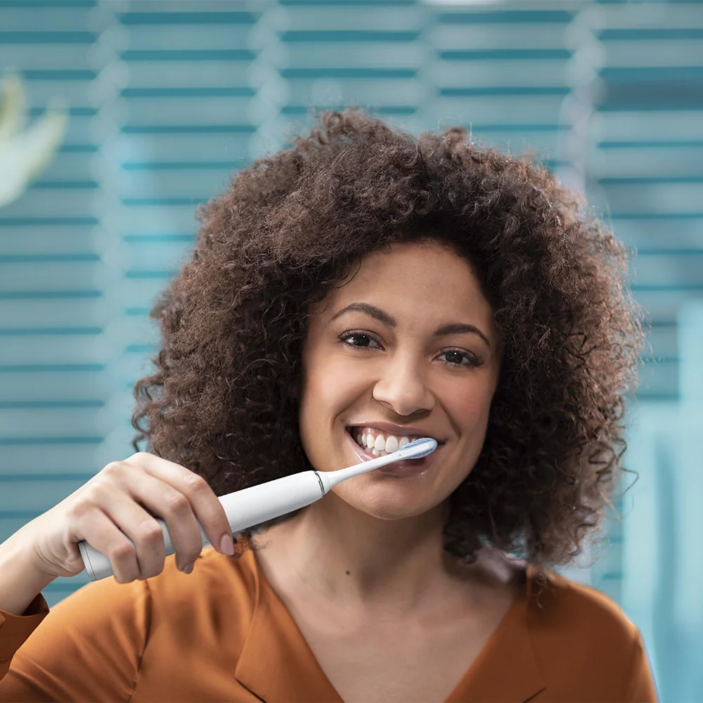 Philips Sonicare 9000 DiamondClean + PowerFlosser HX3886/41 sonický zubní kartáček + ústní sprcha 2 ks white