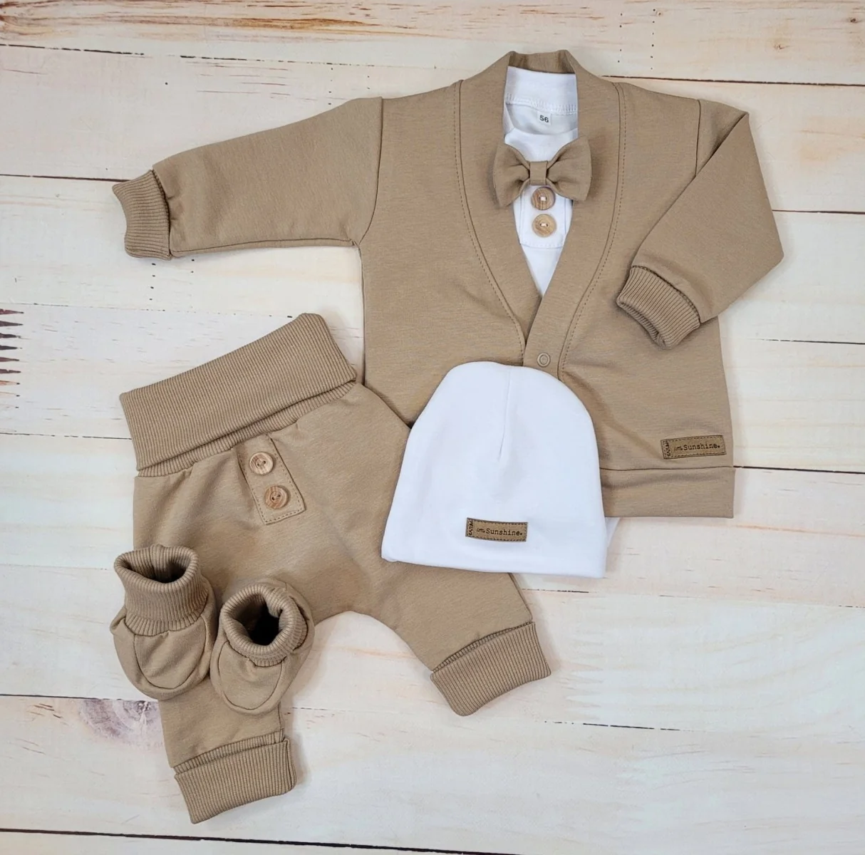 Kazum Bavlněná sada, body, kalhoty, motýlek a čepice Elegant Boy 5D,, mocca/bílá vel.  74