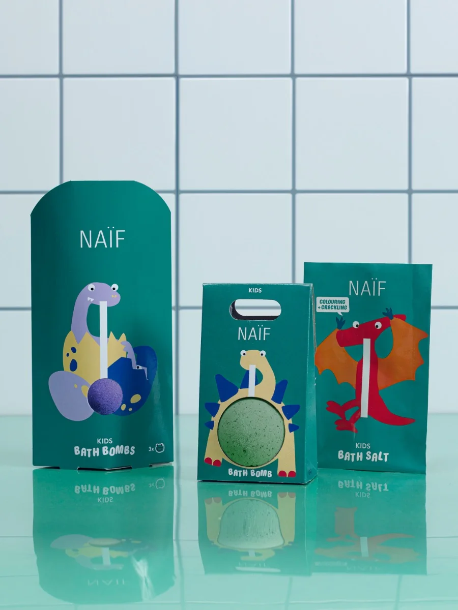 NAIF Bomba do koupele limetka & černý rybíz 100 g