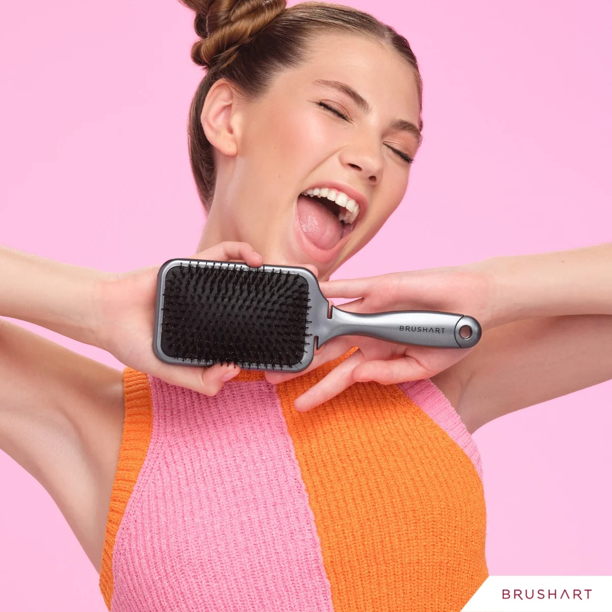 BrushArt Hair Plochý kartáč s kančími štětinami 1 ks Metallic Black