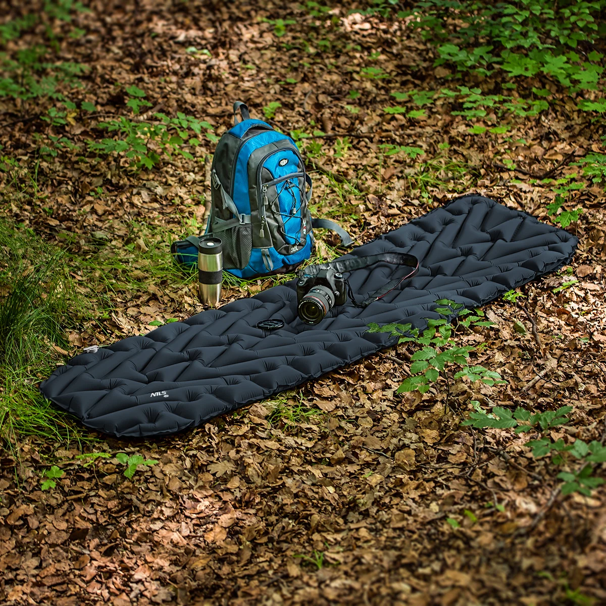 Nils Turistická karimatka NC4005 tm.šedá