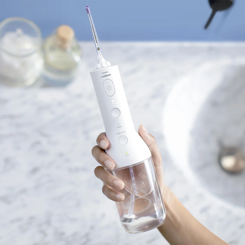 Philips Sonicare 9000 DiamondClean + PowerFlosser HX3886/41 sonický zubní kartáček + ústní sprcha 2 ks white