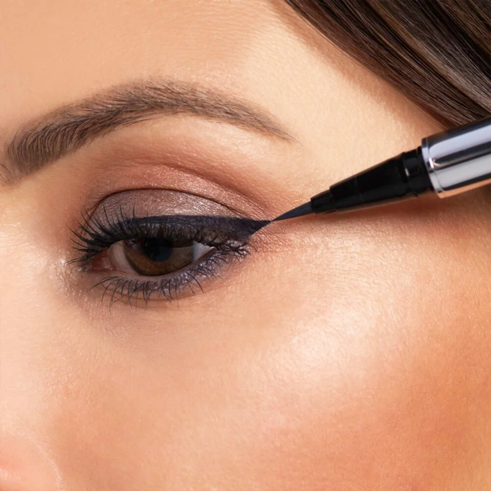 ARTDECO High Precision Liquid Liner odstín 01 black tekuté oční linky 0,55 ml