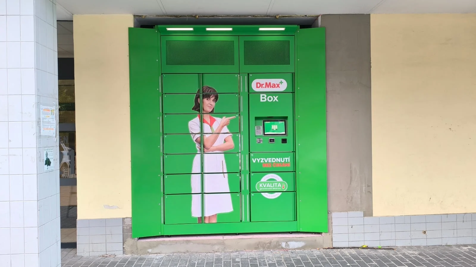 Dr. Max Box Brno, Pálavské náměstí