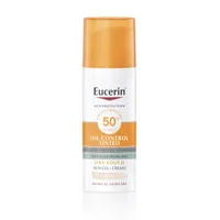 Eucerin Oil Control Ochranný krémový gel na opalování na obličej SPF 50+ světlý