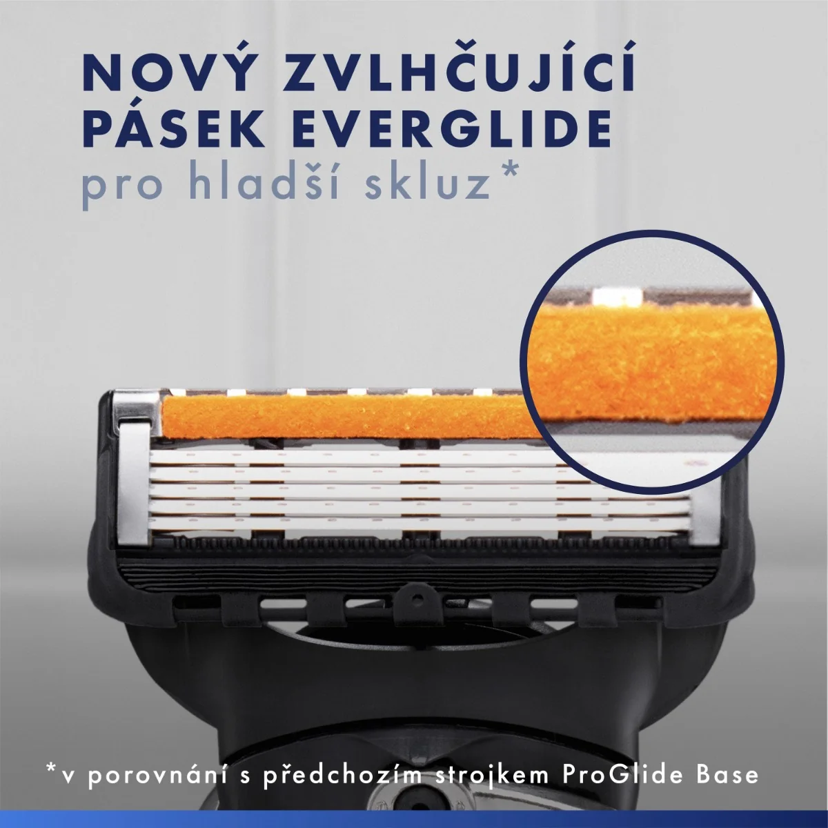 Gillette Xmass sada UEFA holicí strojek + 4 hlavice, taška a gel na holení 200 ml