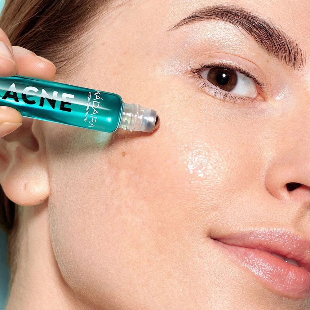 MÁDARA ACNE akutní roll-on na pupínky 8 ml
