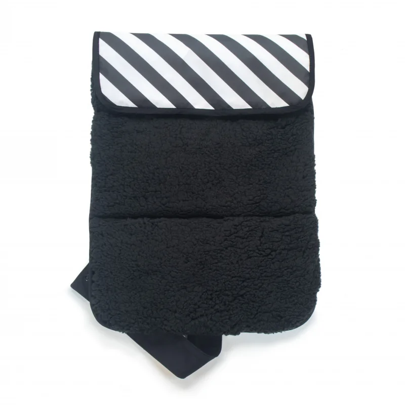 KipKep přebalovací podložka NAPPER Black Stripes (kožíšek)