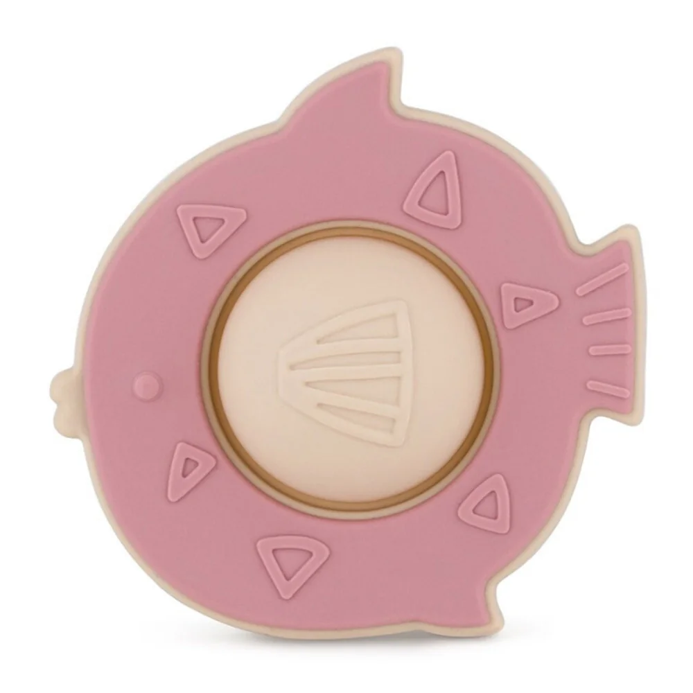 Petite&Mars Fish Fiona 6m+ silikonová hračka 1 ks dusty rose
