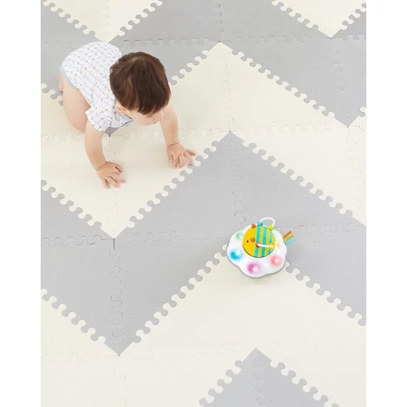 SKIP HOP Puzzle pěnové šedo-béžové 72 ks, 10m+